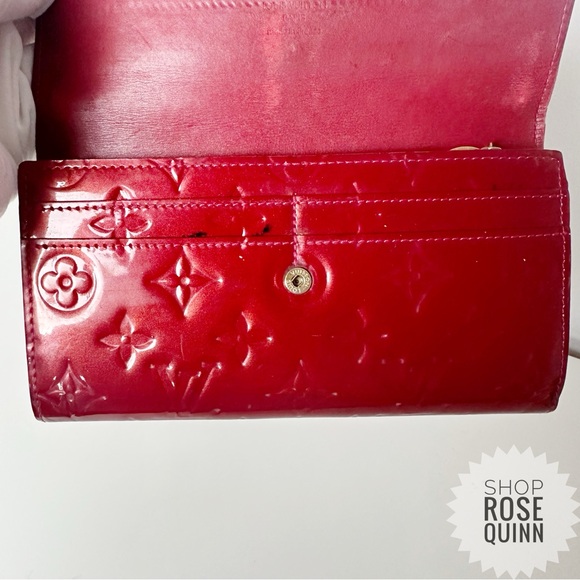 LOUIS VUITTON | All-Inclusive Vernis Sarah Wallet - Picture 12 of 17